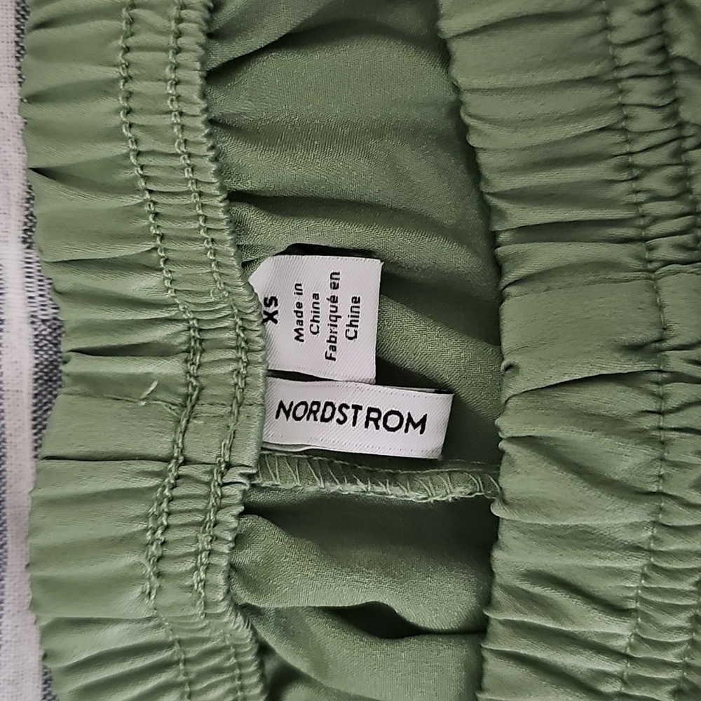 Nordstrom Women's Sage Green Satin-Effect 2 Piece Pajama/Lounge Set Size XS - Picture 9 of 12